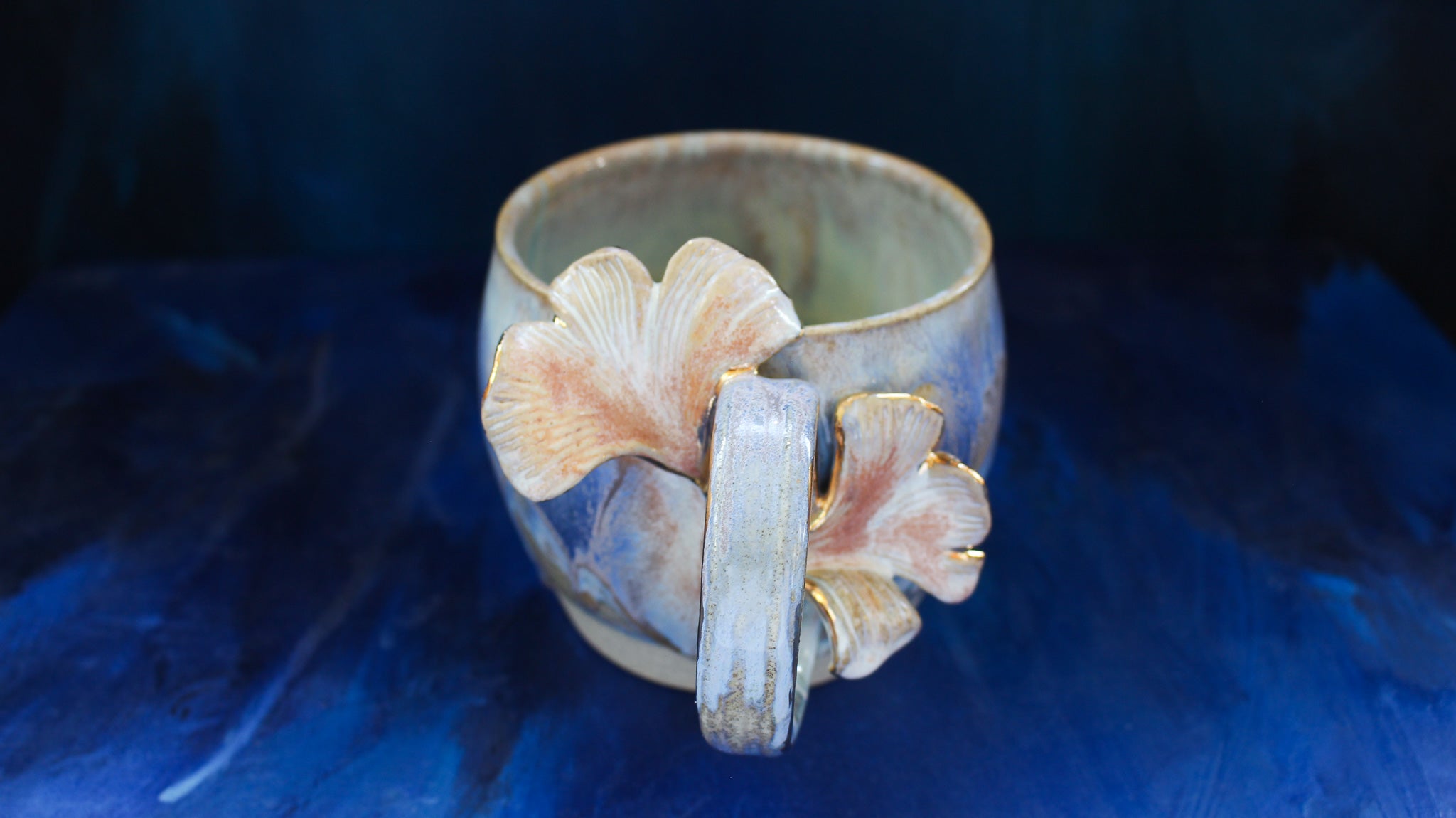 20oz Periwinkle Gingko Curl Mug