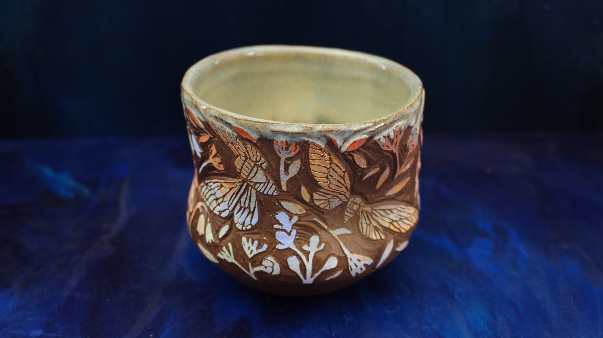 16oz Earthen Cicada Carved Tumbler